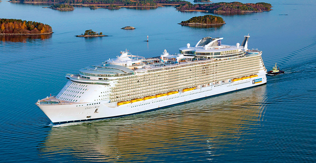 Aurora Look, Oasis of the Seas Leaving Turku